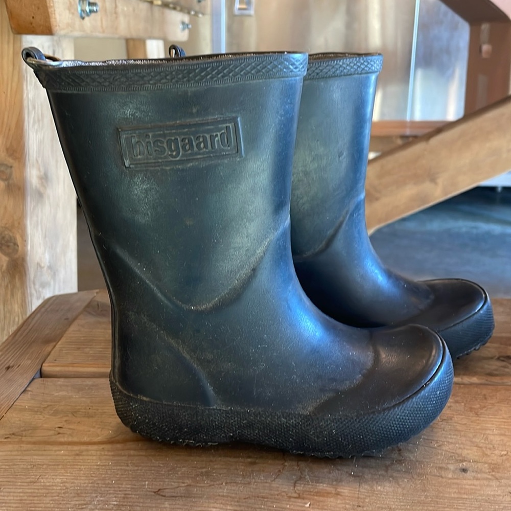 Classic rain boots by Bisgaard. Natural rubber! Toddler size 8.5